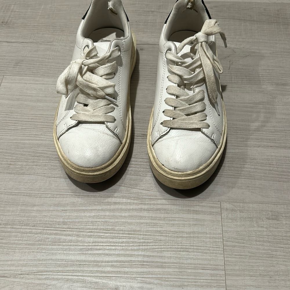 Steve Madden sneakers women’s size 6